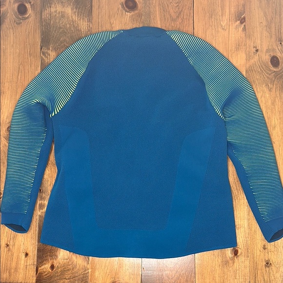 Nike Women’s Sportswear Dynamic Reveal Jacket - Picture 6 of 13